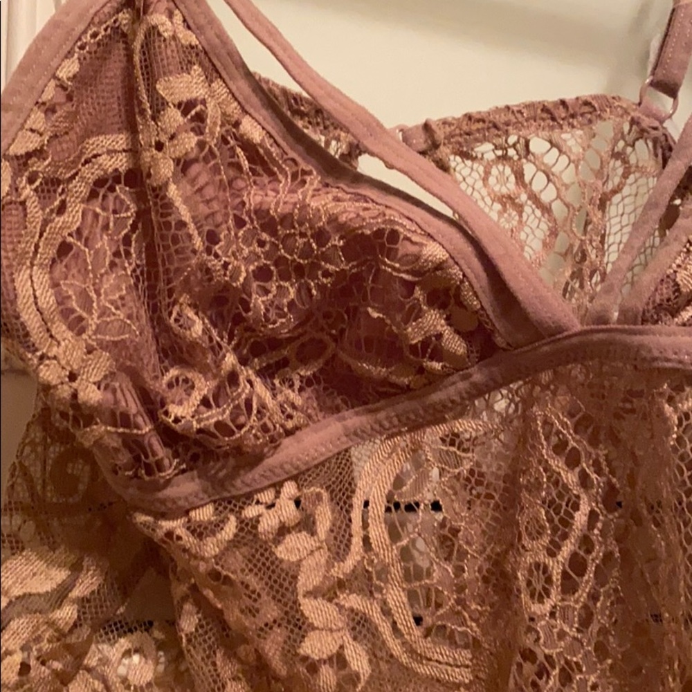 Lace Crop Top - Picture 2 of 3